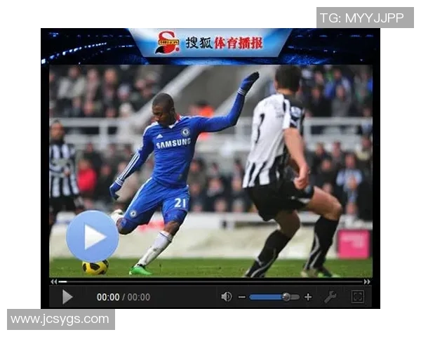 足球明星面对空门失误引发热议球迷感叹职业生涯中的意外瞬间