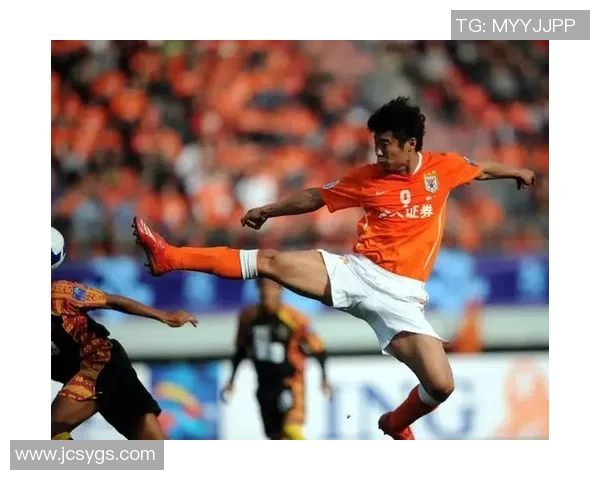 足球明星温暖人心的感人举动视频展现爱的力量与团结精神 足球明星温暖人心的感人举动视频展现爱的力量与团结精神